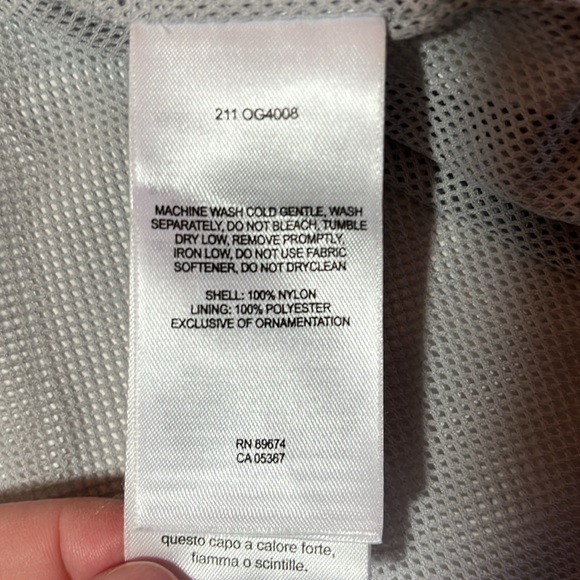 Mountain Hardware Rain Jacket Size youth large - Picture 5 of 9